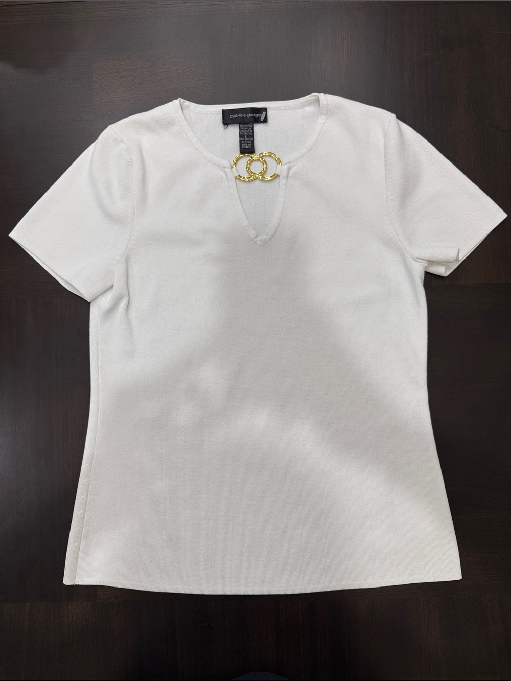 Cable & Gauge Cream Short-Sleeve Knit Top with Gold Ring Detail